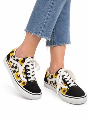 Size 9 Vans Women’s Old Skool Sunflower Checkerboard Floral Sneakers